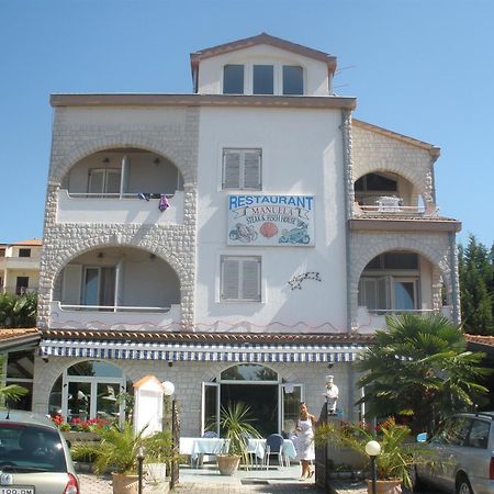 Hotel Pansion Manuela Vrsar Exterior foto